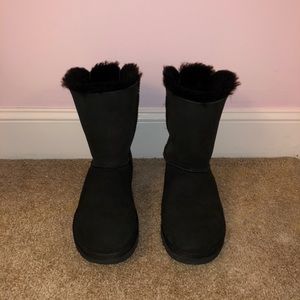 Women’s Uggs (Baily Bow II) in black